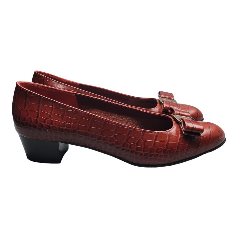 Salvatore Ferragamo Vara Bow Pump Croc Leather Burgundy/Wine sz 9B
